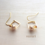 再販37❤️売れ筋✨スクエア透かしゴールドandべっ甲ピアス