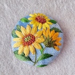 リネンと刺繍のひまわりのヘアゴムorブローチ4