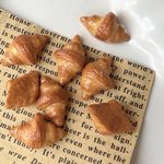 【1個】ミニチュアクロワッサン🌟粘土パーツ🌟フェイクパン🥐