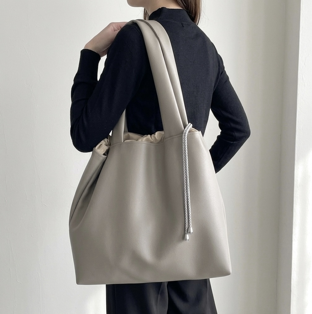 グレージュエコレザー トートバッグ L - atelier KIURU | minne byGMO
