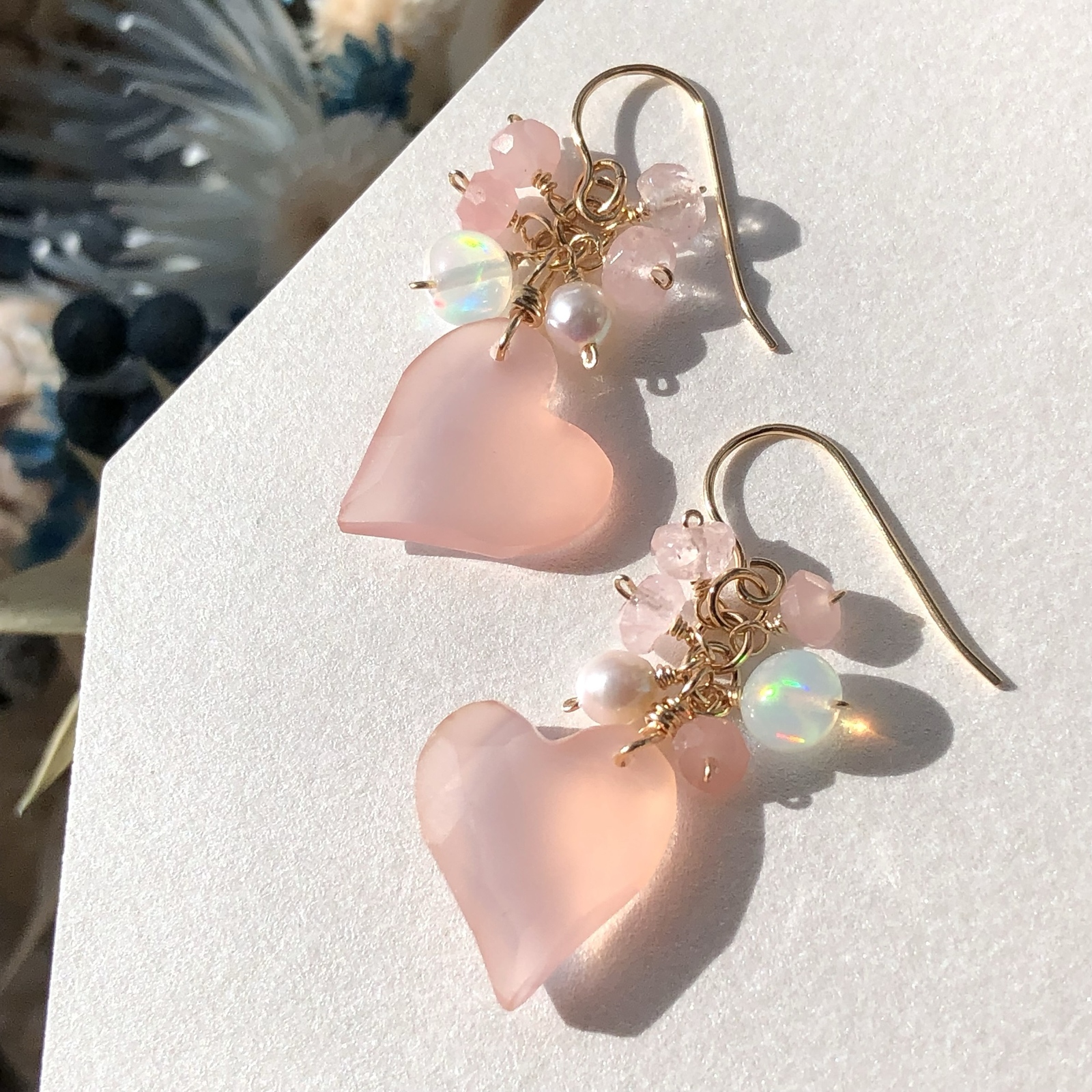 14kgf*ピンクカルセドニーのプチピアス - MOLTO MUPICO | minne byGMO