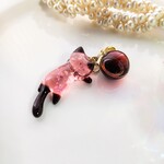 星屑にゃんこ　宇宙玉　チャーム　レッドブラック