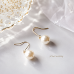セール❤️ゴールド》8mm♡一粒スワロパールピアス(クリーム)