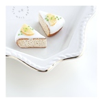 レモンシフォンケーキ【チャームやストラップへ加工可能】【推し活やぬい活やドールやおままごとにぴったり】［フェイクスイーツ|食品サンプル|クレイケーキ|ミニチュアフード|樹脂粘土|韓国カフェ|フルーツ］
