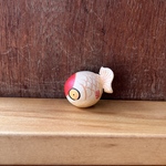ブローチ「丸金魚」