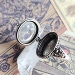 ＜Sale＞惑星の欠片の装飾品｟108｠　アイリスクォーツロケットリング