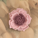 レース編み♪2色使い薔薇モチーフのブローチ
