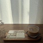 𝐦𝐢𝐧𝐚 𝐩𝐞𝐫𝐡𝐨𝐧𝐞𝐧 のカフェトレイ