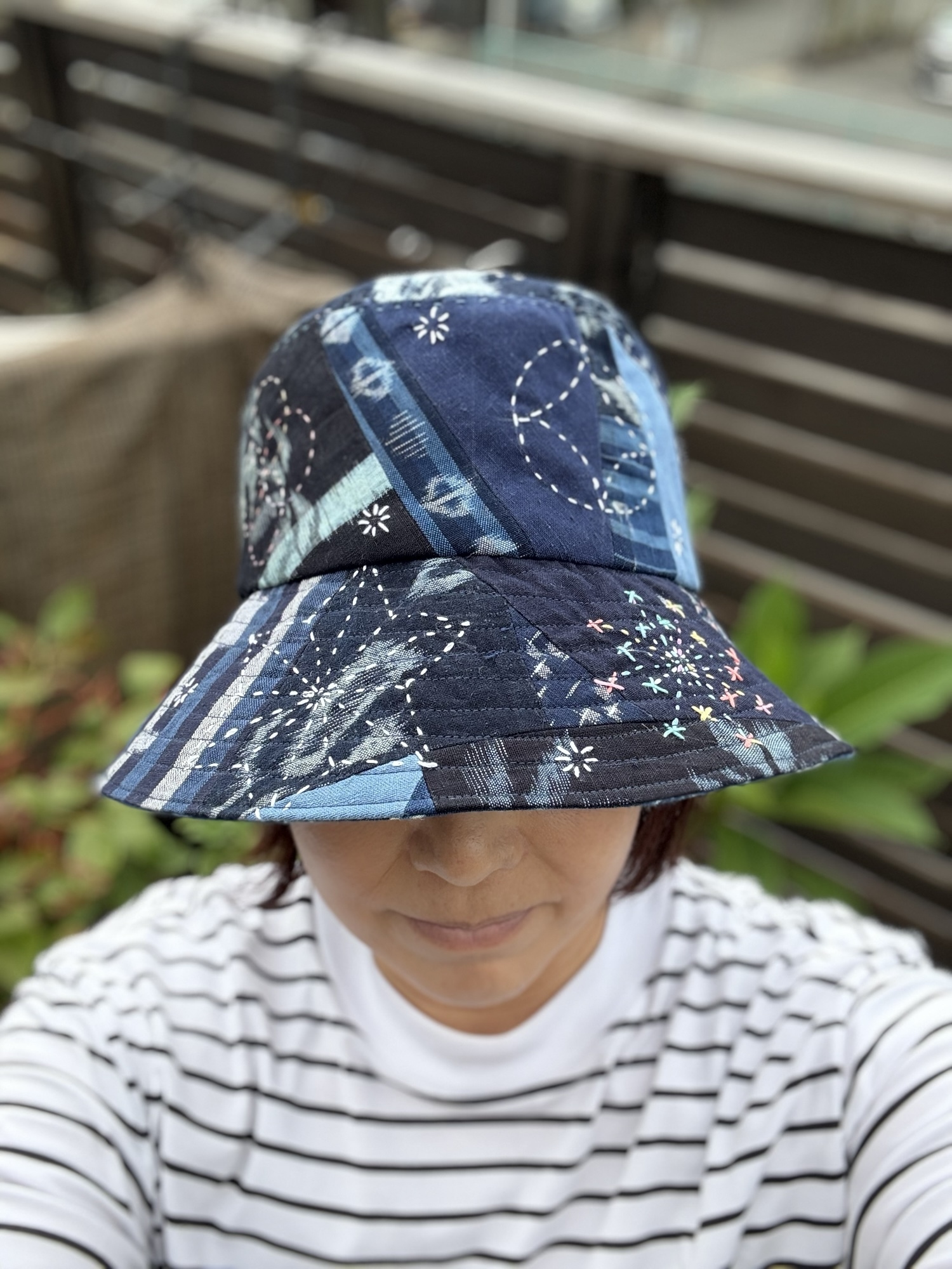松阪もめん 刺し子サコッシュ＊粋な浅葱の縞模様 - KARIN'S GALLERY