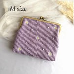 ジャバラ母子手帳ケース (Mサイズ用)  1人〜4人用 がま口  B6判　ヌビ　マーガレット刺繍　ラベンダー　パール
