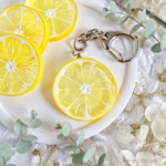 輪切りレモンキーホルダー(Lemon key chain/charm/チャーム/スイーツデコ/フェイクスイーツ/フェイクフード/食品サンプル/レジン)
