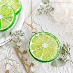 ライムネックレス(Lime pendant/スイーツデコ/フェイクスイーツ/フェイクフード/食品サンプル/レジン)