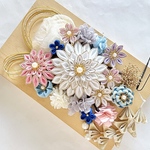 村木様専用ご依頼品❁つまみ細工＆プリザーブドフラワー 髪飾り❁白×ゴールドのミドルダリアと桃色×ゴールドのミニダリア❁