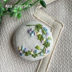 🌿野ぶどう・手刺繍くるみボタンブローチ