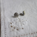 【刺繍】銀色のキラキラのピアス