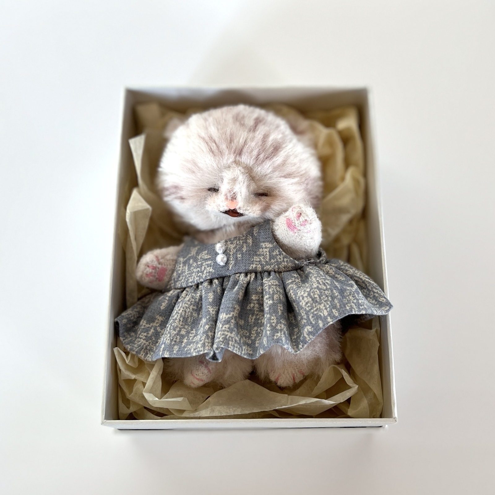 小さな小さな白猫の赤ちゃん② - Small and calm | minne byGMOペパボ