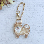 【2way】ビーズ刺繍のうちの子ブローチ、バッグチャーム・ポメラニアン（クリームセーブル）