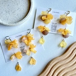 【右側：gold × 🧡】推し色の揺れる花びらピアス💐
