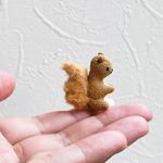 小さなりすのぬいぐるみ《Ａ》（ミニチュア雑貨）