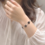 ꫛꫀꪝ✧‧˚スライド式ブレスレット  お花ブレスレット  フラワー  シルバーカラー