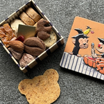 【NEW・秋限定】手のひらサイズのクッキー缶【まじょさん缶】