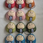 【ab様ご予約品】クレヨンフェルト優しいくすみ色の手作りだるまお守り12個・身長6cm