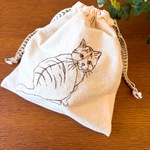 猫　刺繍 巾着袋 