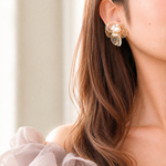 特別な日を彩る💐フラワーピアス|金属アレルギー対応|イヤリングOK|結婚式|ブライダル|ウエディング|パーティー|花嫁|お呼ばれ|花|ゴールド|軽量|大ぶり