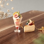 　いちじくのパフェとチーズケーキ（期間限定）ミニチュアスイーツ　　ピアス/イヤリング　
