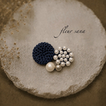 unique motif  シルキーパールとクロッシェのブローチ〈heart〉navy