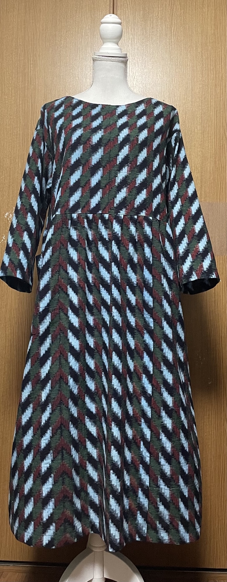 大きいサイズ 着物リメイク 有松絞りの Aラインワンピース 前開き