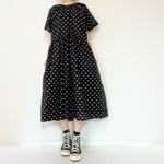 【SALE★50％OFF】大人のちいさなチェリー柄＊ブラック＊さらりと軽いコットン100％の半袖ワンピース＊ゆったりリラックス＊ポケット付＊黒＊速乾軽量