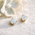 まるでピアス＊ひと粒のマグネットピアス＊ホワイトオパール＊ゴールド