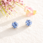 まるでピアス＊ひと粒のマグネットピアス＊ライトサファイヤ＊シルバー