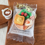 喫茶店の厚切りトーストモーニングキーホルダー｜ミニチュアパン・コーヒー／little brunch series