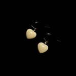 鯨歯 小さいハートの華奢ピアス 1212