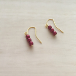 再販11❤️ボルドー3粒パールピアス