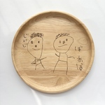 【特集掲載】敬老の日　母の日　父の日　子どもの絵　プレート　Ⅼサイズ｜名入れ　木製　お皿　ギフト　オーダーメイド　子供の絵　孫の絵　似顔絵　お絵かき　記念品　プレゼント