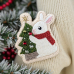 《送料無料》刺繍ブローチ クリスマスツリー うさぎ ビーズ キラキラ 冬 動物刺繍