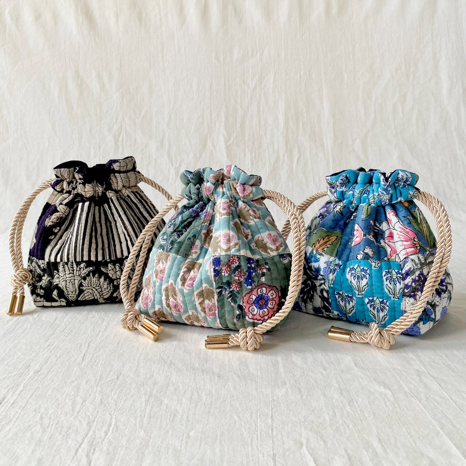 専用✳︎再販✳︎ハンドメイド✳︎レモン柄　巾着　母made品 レモン柄ゴブラン織ボックス型がま口ポーチ ハンドメイド - i 309
