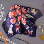 大人のハロウィン｜仮装猫とコスモスを楽しむ洗えるミニスカーフ〈コットン・日焼け対策・秋・ギフト〉