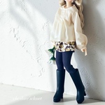 ドール服　22cmドール　着せ替え服　アウトフィッとブラウス　ピンタック　ぽわん袖　単品