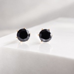 漆黒の輝き｜ブラックオニキスの一粒ピアス　黒　４ｍｍ　サージカルステンレス　金属アレルギー対応　小さい　小粒　天然石 プレゼント　クリスマス　ギフト　金アレ対応　モノトーン