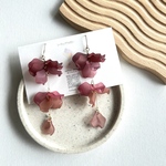 【🍷🌹ｸﾞﾗﾃﾞｰｼｮﾝｶﾗｰ 】推し色の揺れる花びらピアス💐