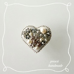 Silver flower (Heart) pin badge ビーズ刺繍ピンバッチ