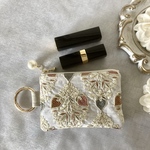 《new》🥀インド刺繍ポーチ　インド刺繍苺ポーチ　苺刺繍　インド刺繍ミニポーチ　インド刺繍　　キーケース　ミニポーチ　ポーチ　カードポーチ　リップポーチ　モバイルポーチ　　パールチャーム付き