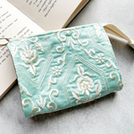 ＊通常のお薬ポーチより大きめサイズ！インド刺繍リボンの大きめじゃばらお薬ポーチ｜ポケットティッシュも入る4ポケットマルチ収納ポーチ
