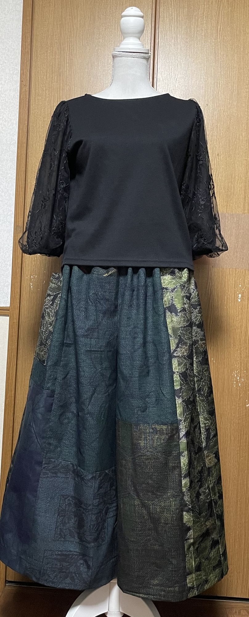 着物リメイク　村山大島のAラインワンピース　リボン(共布紐ベルト)付き 着物リメイク 紬のAラインワンピース リボン(共布紐ベルト)付き