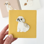 小さな刺繍パネル《シーズー/マスタード》