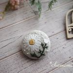 マーガレットの刺繍ブローチ・b